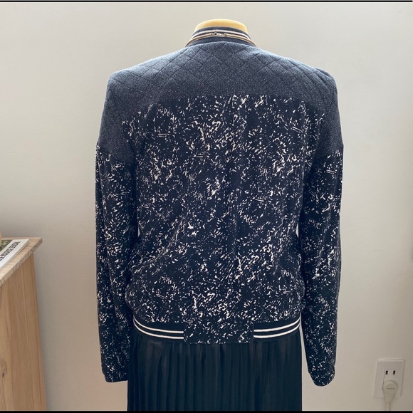 Pull & Bear Light bomber jacket black/white print - Picture 4 of 10